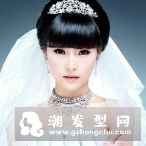 小个子圆脸新娘适合什么发型 无刘海蓬松盘发很气质