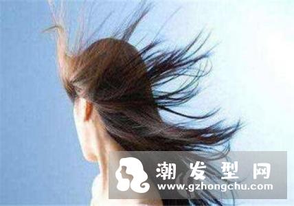夏天怎么保养头皮 最好的头皮护理方法就是从梳头发开始