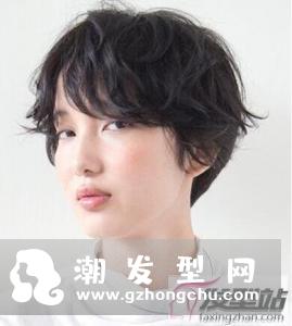 纹理烫女生短发发型 灵动减龄晋升潮流达人