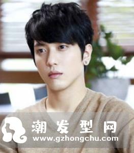 皮肤黑男生染什么发色 洋气发色显白提升个人魅力