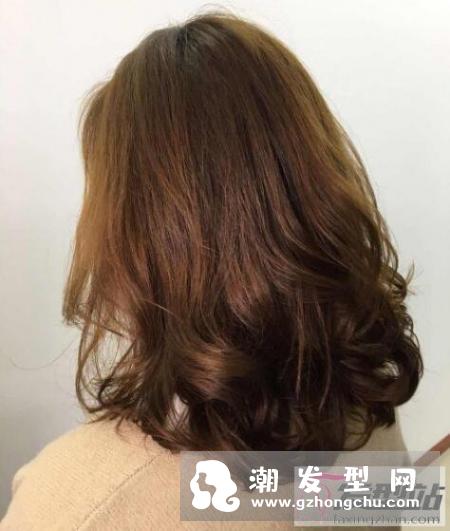有多少女孩年纪轻轻就开始面龄秃头的危机呢?