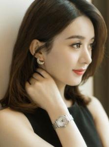 脸大的女生如何显小脸？短发＋刘海＝瘦脸武器！