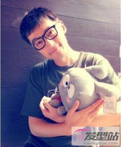 男士盖头发型 一款帅气又显气质的男士短发