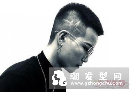 飞机头发型图片男短发 一款超帅的男生短发