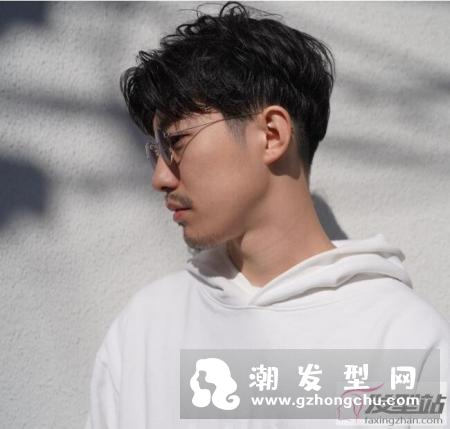 看完日本男生的卷发就别再犹豫！指名这样烫一定没问题