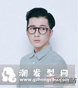 男生什么发型带眼镜好看 适合戴眼镜的清爽帅气发型