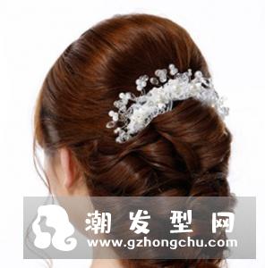 齐刘海新娘发型教程图解 搭配螺旋卷发