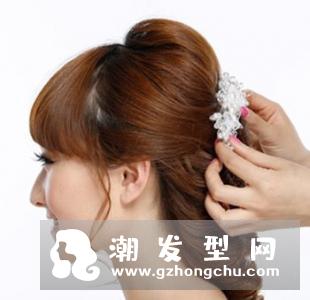 齐刘海新娘发型教程图解 搭配螺旋卷发