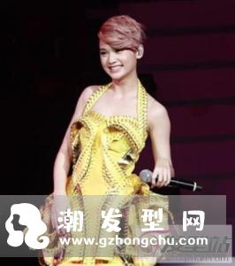 女生斜庞克发型 独特吸睛大写的帅气