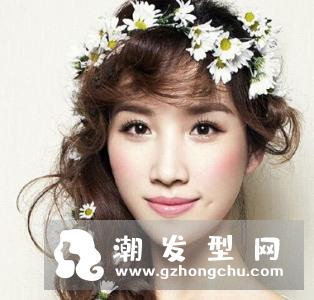 什么样的新娘卷发显年轻 斜刘海无刘海都这么美