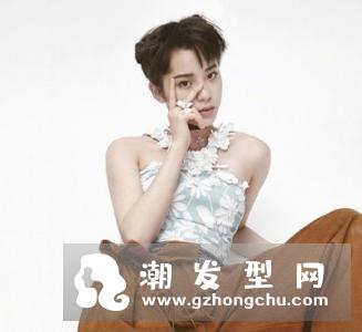 欧阳娜娜长发发型图片 彰显青春活力