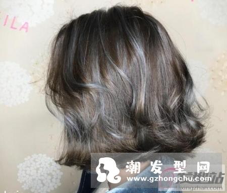 头发出油的原因以及如何防治