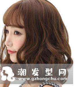 蛋卷头中长发怎么烫 发型图片欣赏