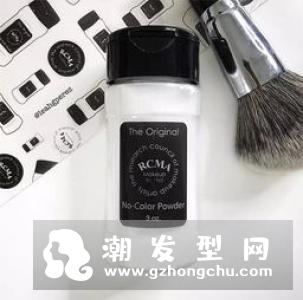 夏天头皮出油头臭的解决方法 不同头皮的去角质清洁推荐