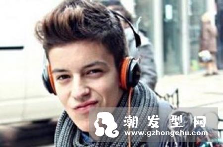 年轻男生适合的发型 或帅气或软萌超显个性