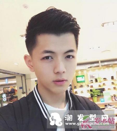 男生两边剪短中间留长发型大全 每款发型都显帅气成熟