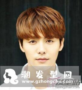 男生蘑菇头怎么剪 呆萌减龄活力满满