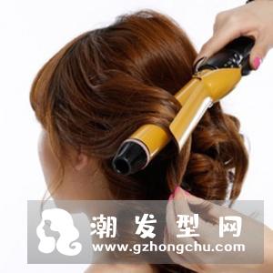 齐刘海新娘发型教程图解 搭配螺旋卷发