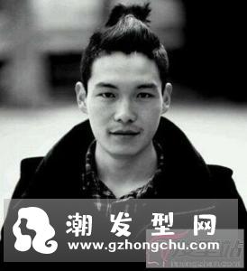 男士小辫子发型 独特俏皮反差萌