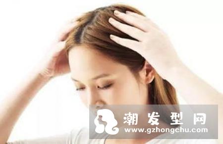 频繁梳头真的能让头发更茂密？专家：梳头前后加上这5招，不然都是白做工