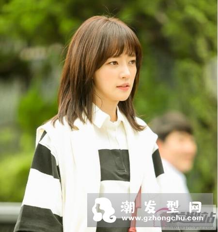 锁骨发瘦脸效果意外的好 散发着简单的高级快来剪一波