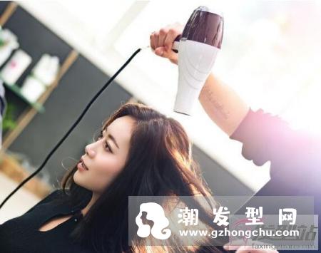 自己洗头效果和在理发店洗头效果不一样？发型师没说，但你一定要知道的洗发秘密