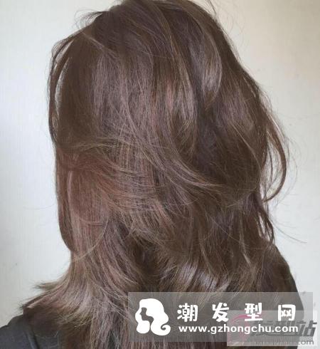 头发出油的原因以及如何防治