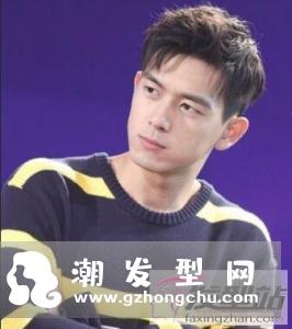 颧骨高男生适合的发型 简约大方一步提升颜值