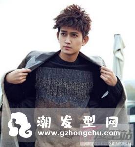 男生短碎发发质细软的男生很适合这款短烫发