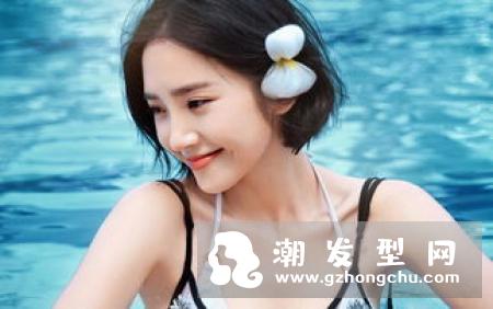 锁骨发瘦脸效果意外的好 散发着简单的高级快来剪一波