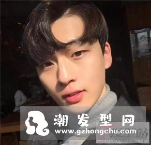 潮男今年流行发 帅气心形刘海