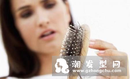 每天掉头发多少正常？一招教你辨别是否正常掉发！