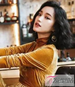 蛋卷头短发很适合年轻女生