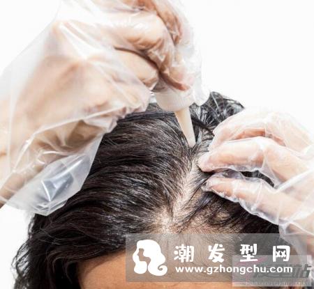 白发染黑如何不伤头发 染发之前必须需要注意的的细节你知道吗