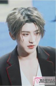 男生烫什么头发好看 完美变身禁欲系男神