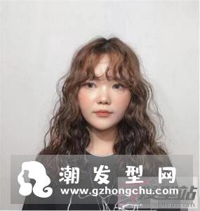 嬉皮卷发怎么烫好看 灵动复古席卷时尚圈