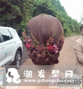 新娘发饰盘发发型 花朵发饰盘发清新浪漫