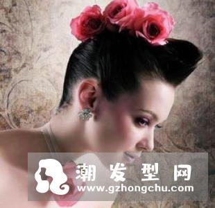长发新娘盘发发型 凌乱风盘发独具美感