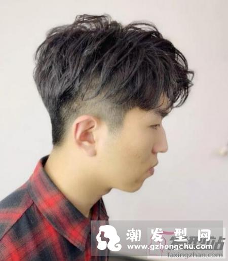 男生两边铲发型推荐 帅气型男发型潮范十足