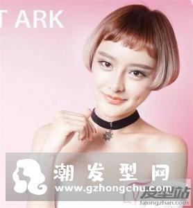 女生短发剪到什么位置最好看 今年流行齐腮短发清新修颜