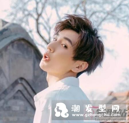 男生三七分发型怎么剪 型男发型潮翻了超帅