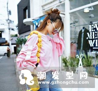 黄一琳发型图片 丸子头公主头还挺好看的