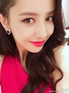 最撩人的仙女卷发型 公主大波浪vs羊羔卷嬉皮卷