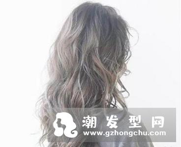染什么发色低调还显白 灰雾发色要漂吗