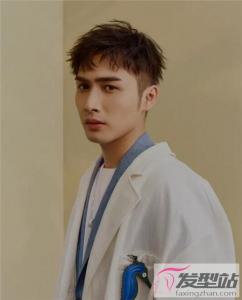 男生发型铲两边 帅气莫西干大全