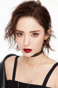 什么样的脸型适合剪露耳短发 法式露耳STYLE立刻美到天际