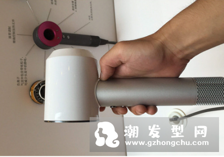 吹风机烫到头皮怎么办 会脱发吗及多久恢复