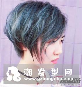 高颜值女生短烫发 “男友风”短发颜值爆表