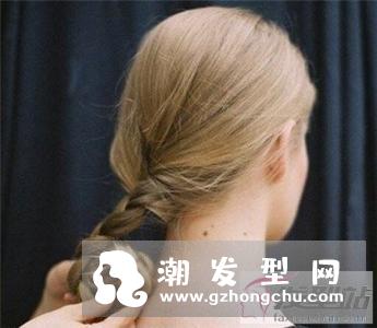 适合中年女士的盘发 妈妈款气质减龄发型