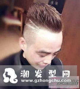 网红男生发型这款齐刘海锅盖头是深受网红喜欢的发型